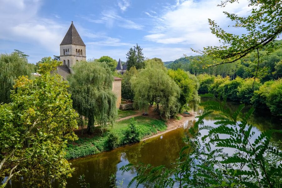 From Sarlat: Half-Day Skip-the-Line Lascaux IV Tour - Saint-Leon-sur-Vezere and the final part of the route