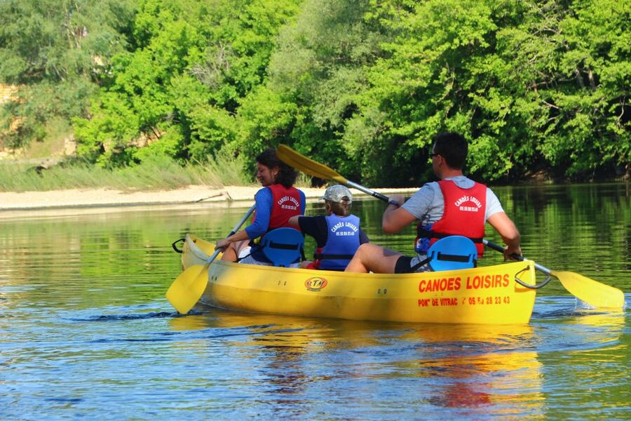 From Vitrac: Dordogne River Canoe Rental - What the river is like for first-time canoeists