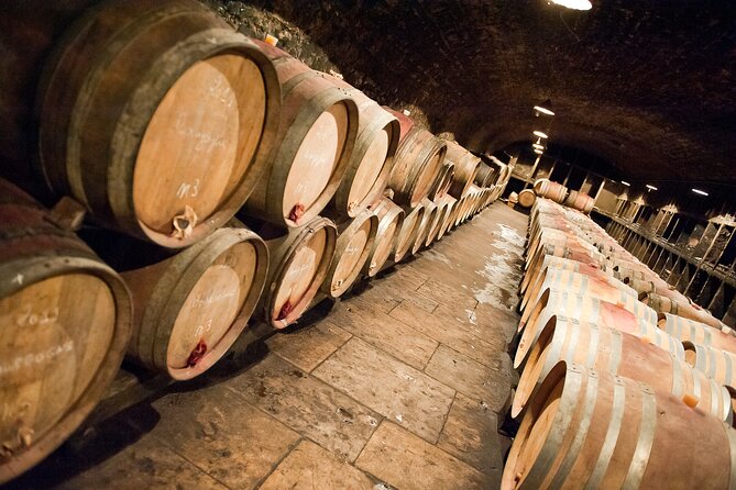 Full-Day Private Tour, 6 Premiers & Grands Crus, The Best of Burgundy - A three-course lunch at a working wine estate