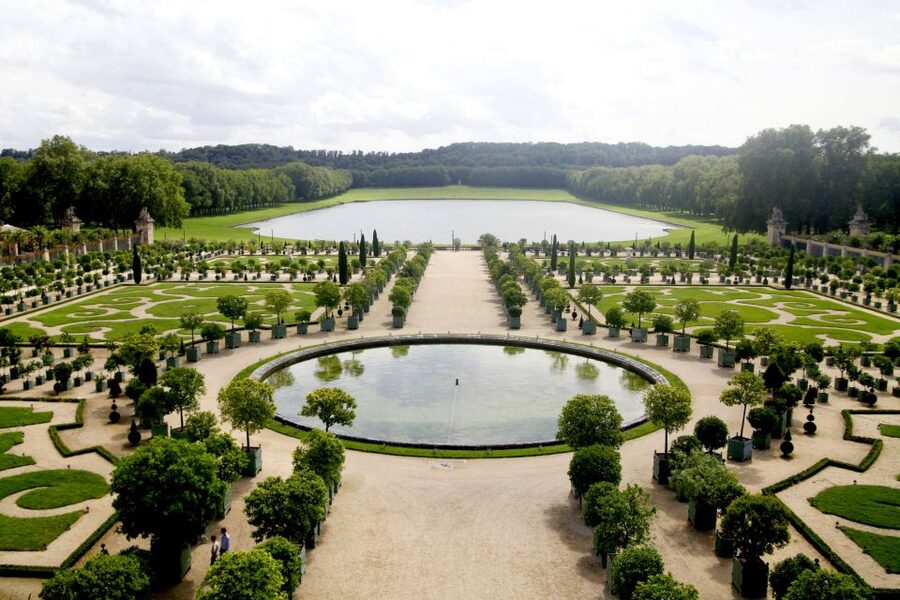Gardens of Versailles Walking Tour & Palace Entry - The walking demands are real