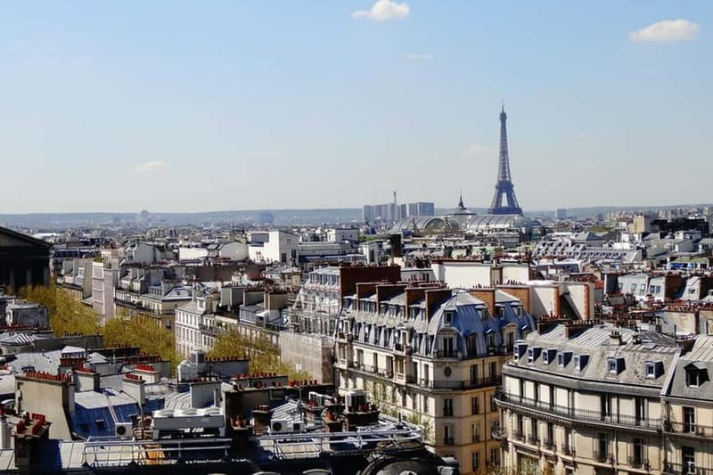 German private Walking Tour through Montmartre & Passages - Montmartre, from cabaret quarter to artists’ hill