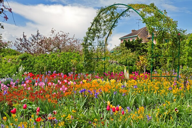 Giverny Monet’s Home and Gardens Half Day Tour from Paris - Who will enjoy this half-day tour?