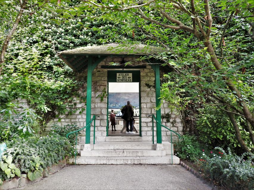 Giverny: Monet’s House and Gardens Skip-the-Line Tour - Key points at a glance