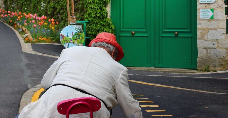 Giverny: Monet’s House and Gardens Skip-the-Line Tour - Why Giverny is more than a pretty garden