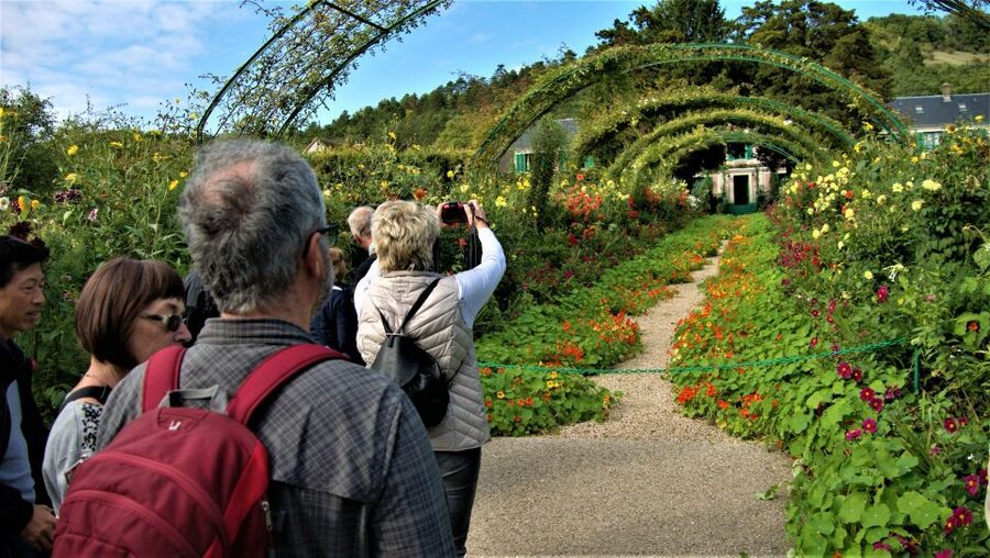 Giverny: Monet’s House and Gardens Skip-the-Line Tour - How much time you really need in Giverny