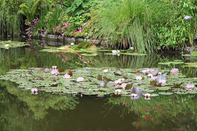 Giverny Small-Group Minivan with Hotel Pickup or Meeting Point - Entering Monet’s house and gardens