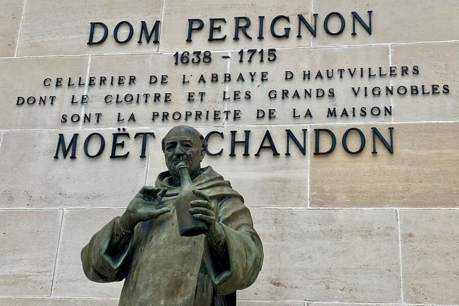 Grand Vintage Private Champagne Moet Chandon Veuve Clicquot - Is $808 per person good value?