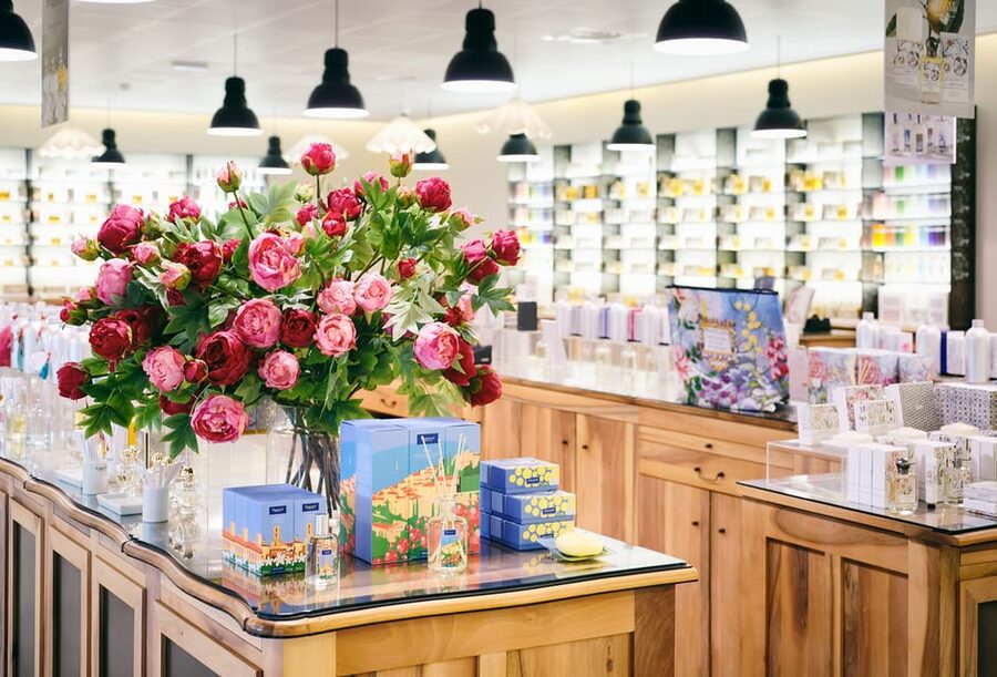 Grasse: Perfume Making Class and Fragonard Factory Tour - The guide makes the difference