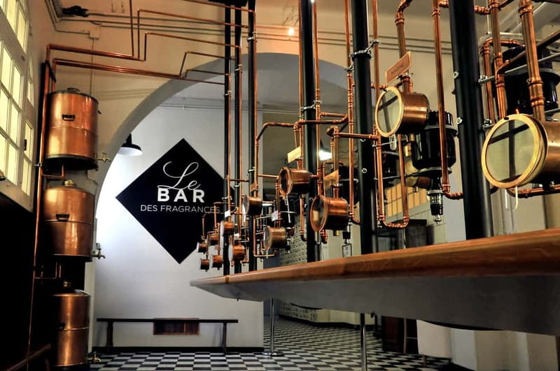 Grasse: Perfume Workshop - What happens at the Molinard perfume bar