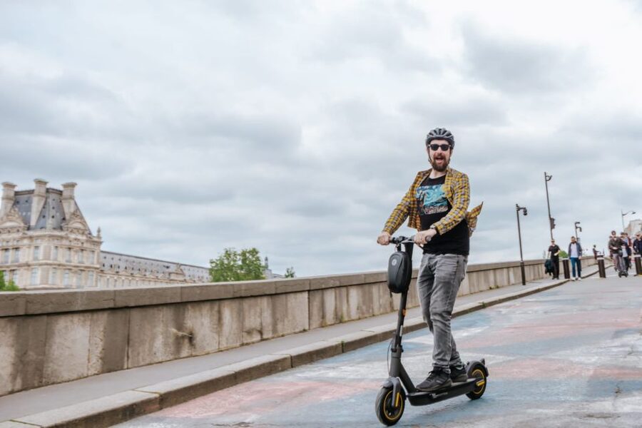 Guided Electric Scooter Tour of Paris - Getting comfortable on the electric scooter