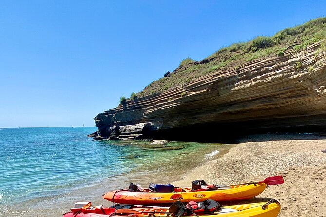 Guided sea kayak trip in Cap d’Agde - Paddling with Nathan along Cap d’Agde