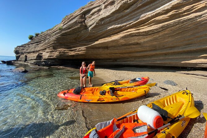 Guided sea kayak trip in Cap d’Agde - Grande Conque and its black sand beach