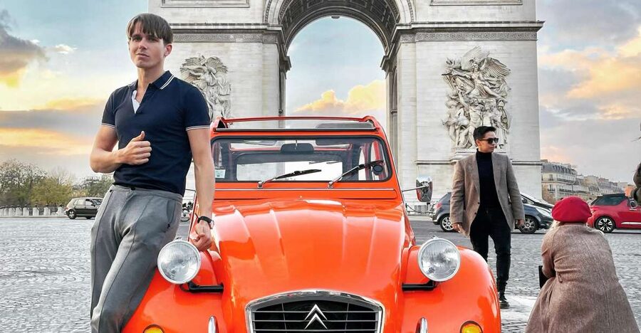 Guided Tour of Paris in Classic Convertible - Key points at a glance