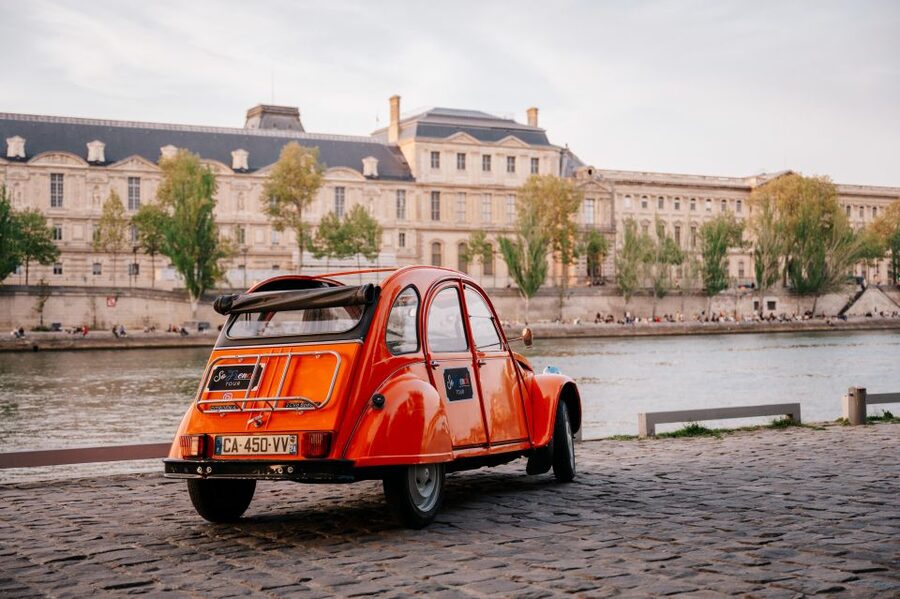 Guided Tour of Paris in Classic Convertible - Weather, timing, and practical comfort