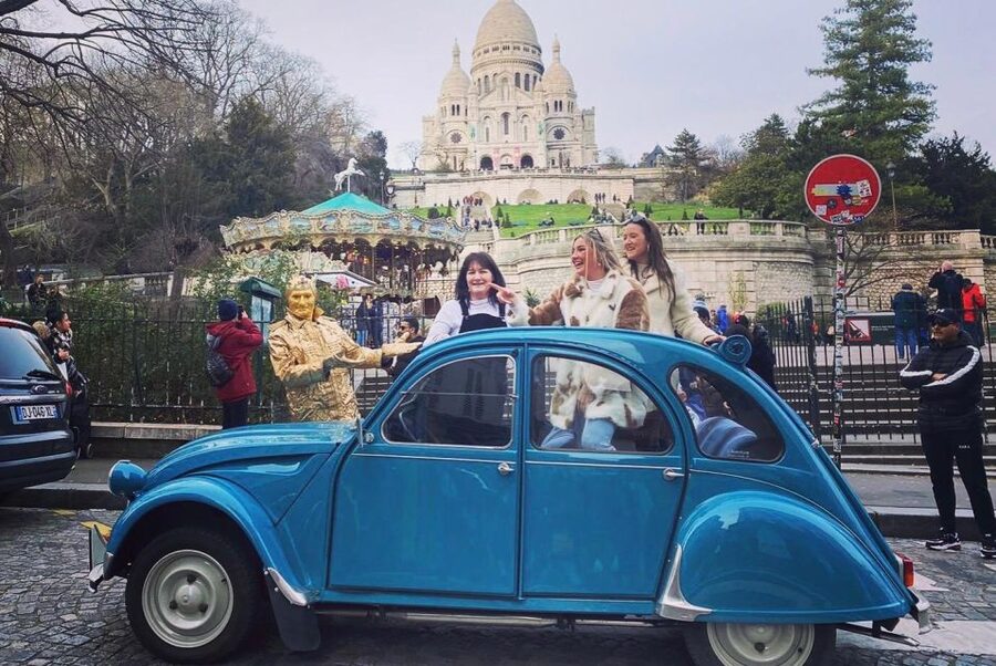 Guided Tour of Paris in Classic Convertible - Eiffel Tower photographs and the Seine by car