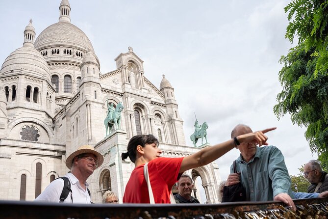 Hidden Montmartre: Paris' Secret Streets Walking Tour - The croissant stop is more than a snack