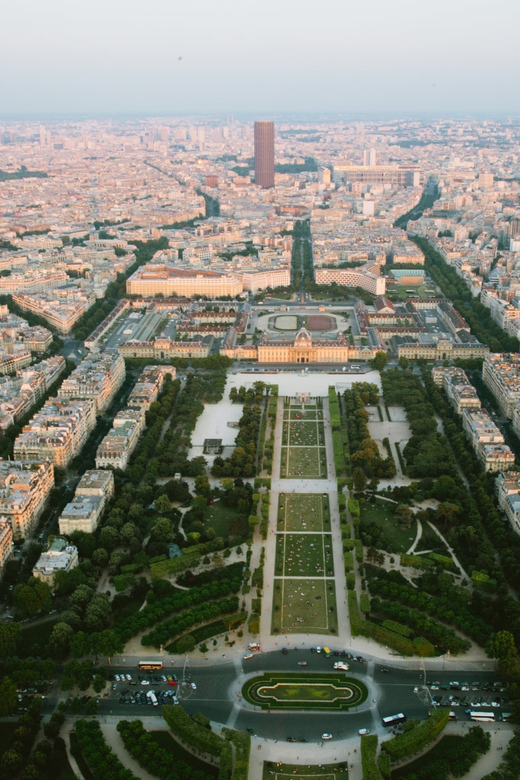 Highlights of Paris Bike Tour in English or Dutch - Napoléon’s Tomb and a change in mood