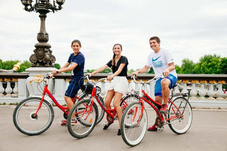 Highlights of Paris Bike Tour in English or Dutch - The Eiffel Tower from a cyclist’s view