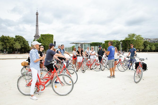 Highlights of Paris Bike Tour w/ a Local Guide (English or Dutch) - Guides Who Shape the Experience