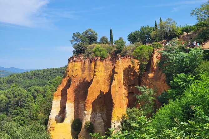 Highlights of Provence in one day - Les Baux and a Medieval Citadel on the Rocks