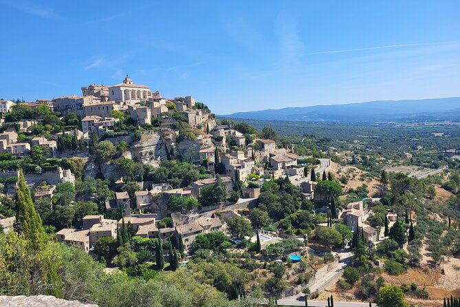 Highlights of Provence in one day - Fontaine de Vaucluse and the Force of the Spring