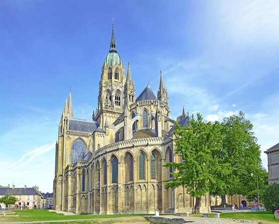 Historic Bayeux Daily Group City Tour In English 2 hrs (Apr-Sept) - Key points to know before you book