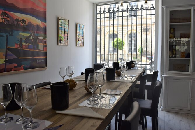 Introduction to Bordeaux wines paired with cheeses & charcuterie - A small room with a social feel