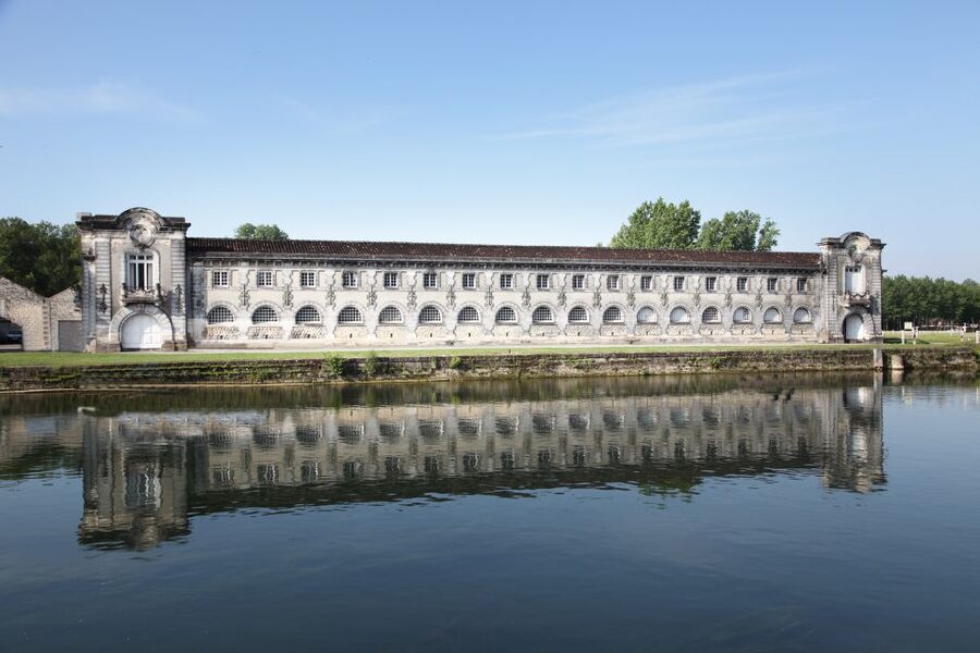 Jarnac: Braastad cognac prestige visit - Starting beside the Charente at 29 Quai Île Madame