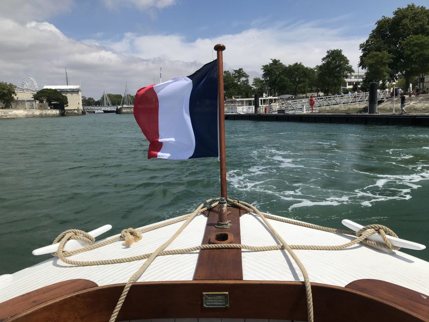 La Rochelle: 1-Hour Boat Tour of the Bay - The channel, bay, and fresh sea air