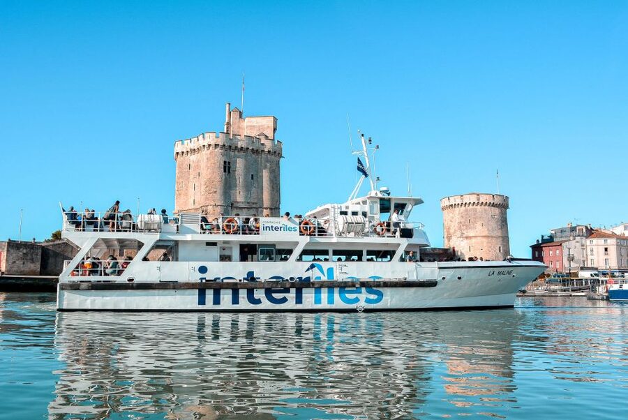 La Rochelle: Boat trip to Fort Boyard (2h00) - French commentary with English translation