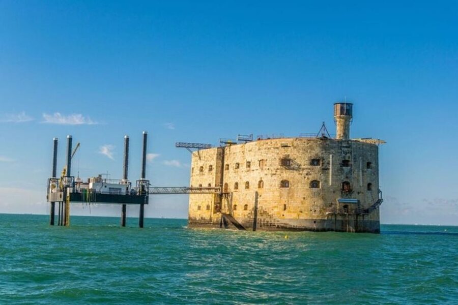 La Rochelle : Private Custom Walking Tour With a Local Guide - What the $55 price really covers