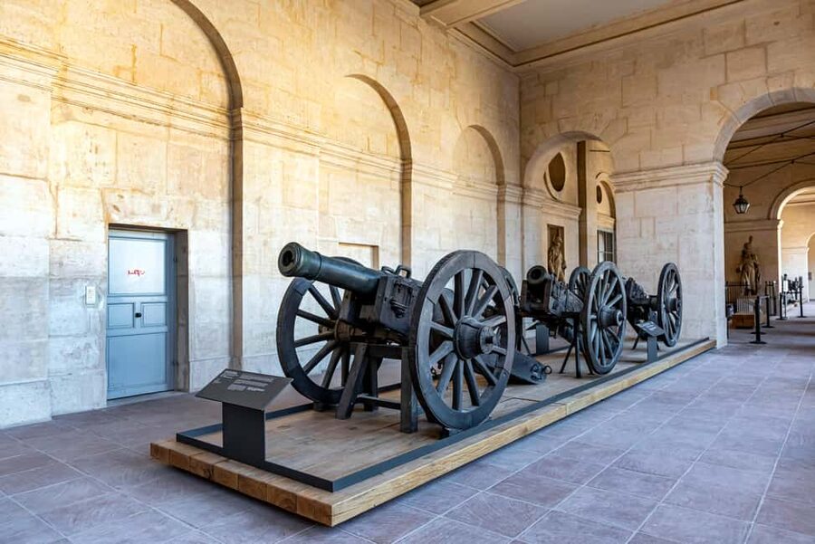 Les Invalides: Napoleon's Tomb & Army Museum Entry - How long should you spend at Les Invalides?