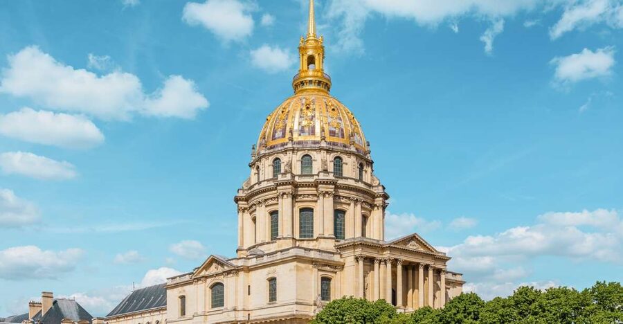 Les Invalides: Napoleon's Tomb & Army Museum Entry - Medieval armor and the royal weapons collection