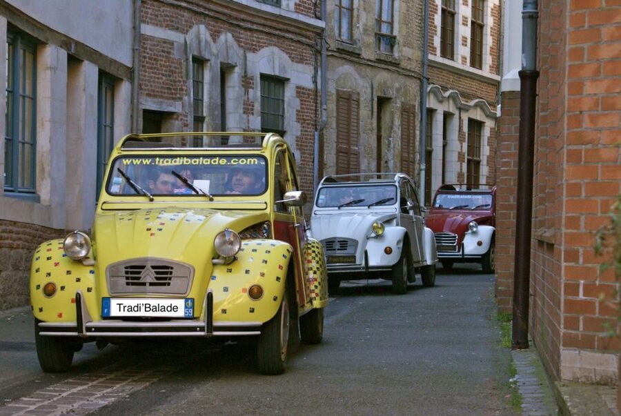 Lille Driving Tour by Convertible Citroen 2CV - What your guide adds to the price