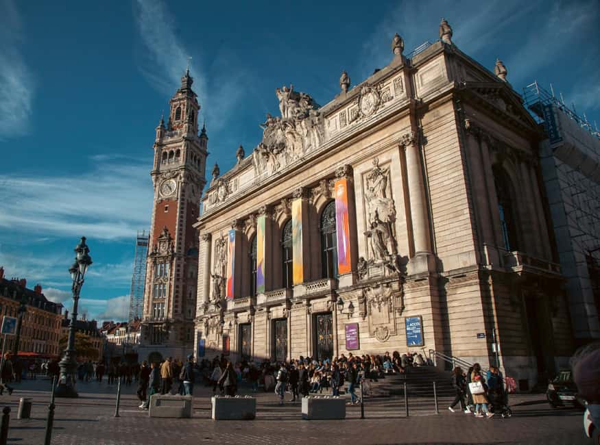 Lille: Outdoor Escape Game - Dans l'ombre d'Arsène - Turning Place Rihour into a starting line