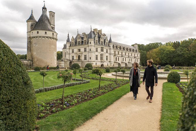 Loire Valley Castles Trip with Chenonceau and Chambord from Paris - Leaving Paris at 7 a.m.