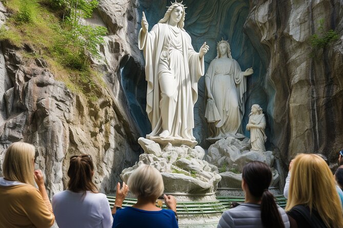 Lourdes, Guided Walking Tour in the Sanctuary - The Grotto of Massabielle and Bernadette’s story