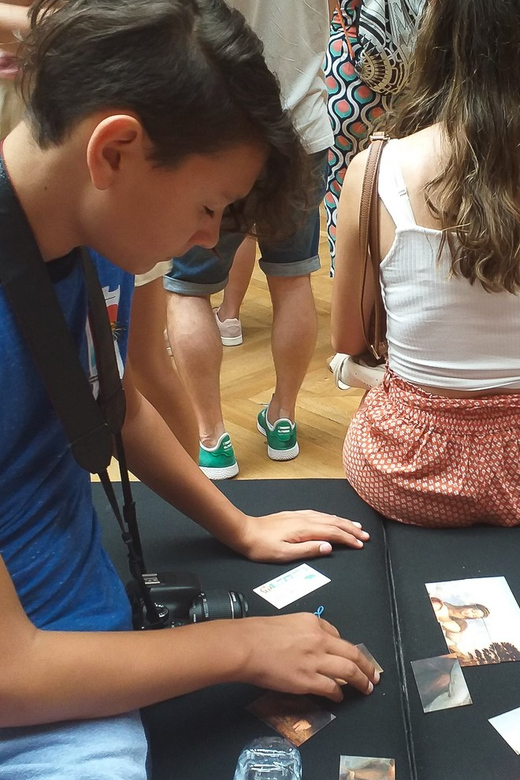 Louvre Guided Treasure Hunt for Families and Kids - The Mona Lisa without losing the children
