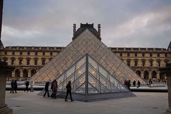 Louvre Highlights & Mona Lisa Guided Tour - Meeting beneath the Louvre Pyramid