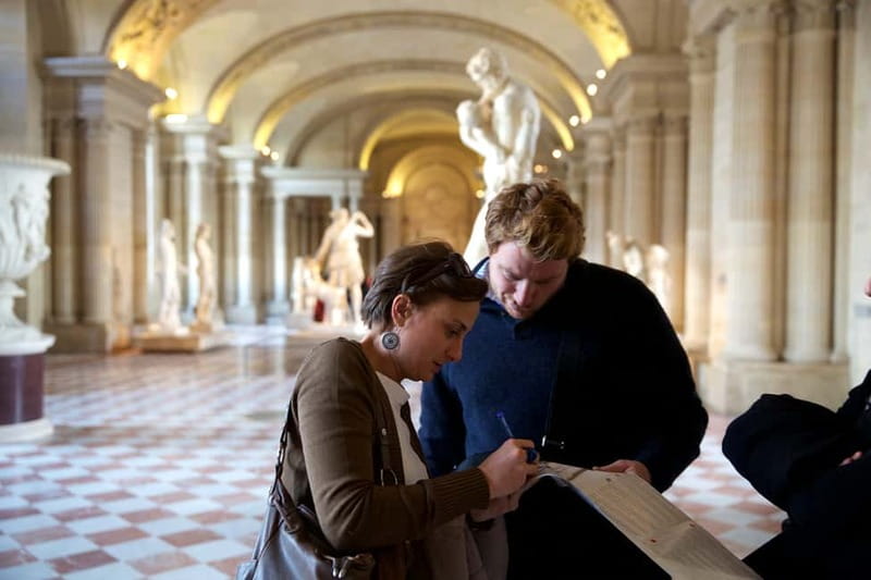 Louvre Museum: Mona Lisa Without the Crowds Last Entry Tour - The final 30 minutes with Mona Lisa
