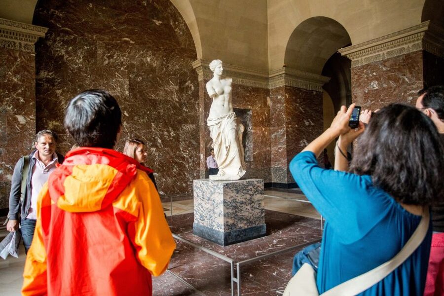 Louvre Museum: Skip-the-Line Guided Tour - Key points at a glance