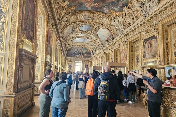 Louvre Museum Small-Group English Guided Tour - Why a small Louvre tour can save your morning