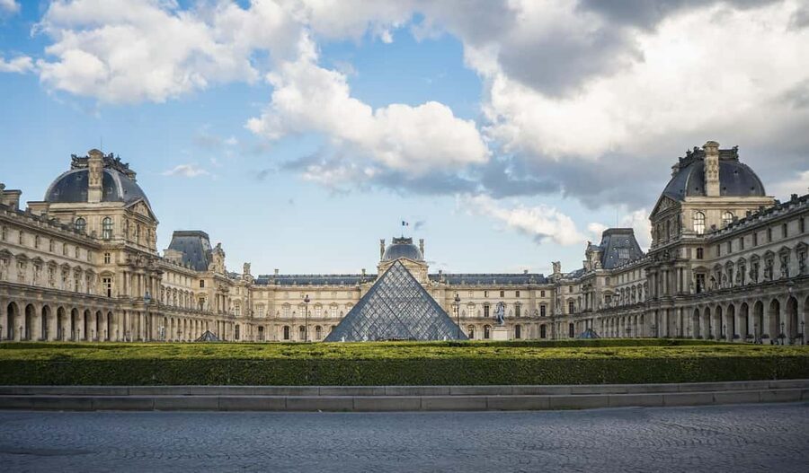 Louvre Museum Timed Entrance Ticket with Audio Guide - Key points at a glance
