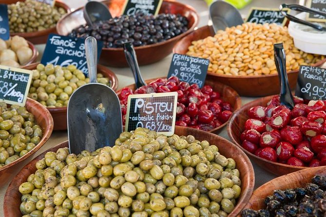 Luberon Market & Villages Day Trip from Aix-en-Provence - Fontaine de Vaucluse and the river source