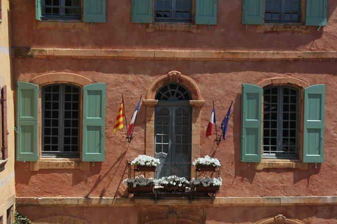 Luberon Market & Villages Day Trip from Aix-en-Provence - Ansouis and the Sunday market
