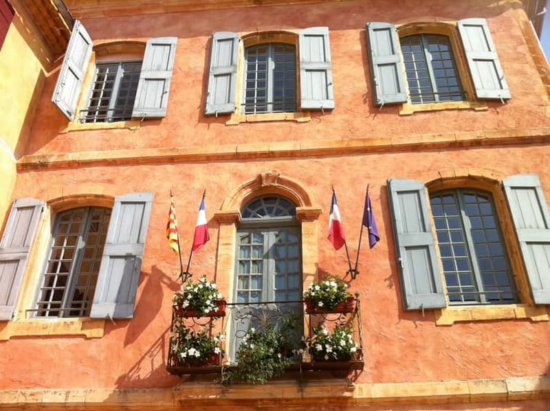 Luberon villages Full-day tour from Aix-en-Provence - Gordes, stone, views, and Tuesday market time