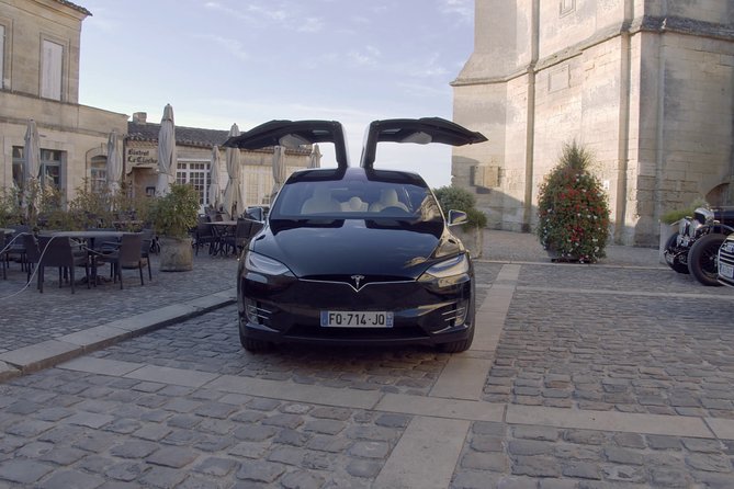 Luxurious full day Bordeaux wine tour in a Tesla - Saint-Émilion village adds more than another photo stop