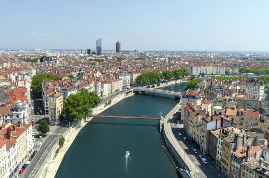 Lyon: Electric Boat Rental Without a License - How the electric boat feels on the water