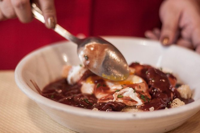 Lyon Old Town Food Tour with 6 French Delicacies & Fine Wine - What this Lyon food tour is really selling