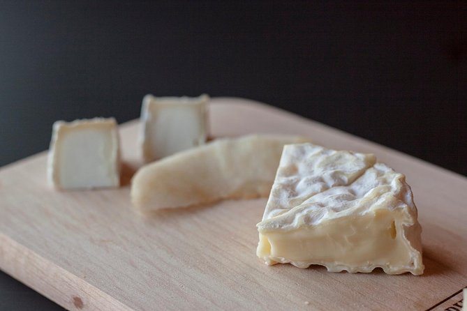 Lyon Old Town Food Tour with 6 French Delicacies & Fine Wine - Place Bellecour and the first secret sweet